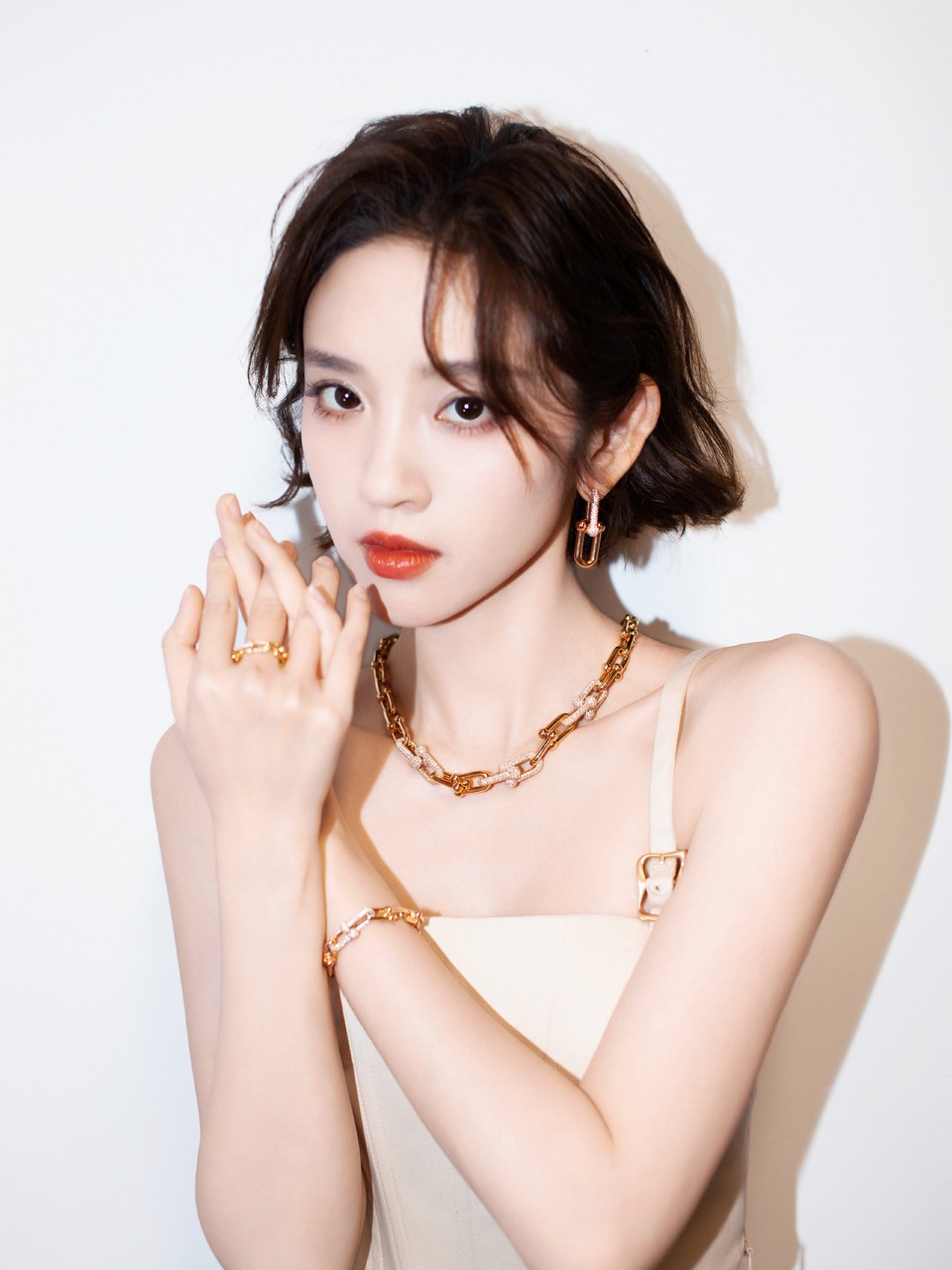 唐艺昕藏万般柔情于心底 一键调频即刻解锁  第2张