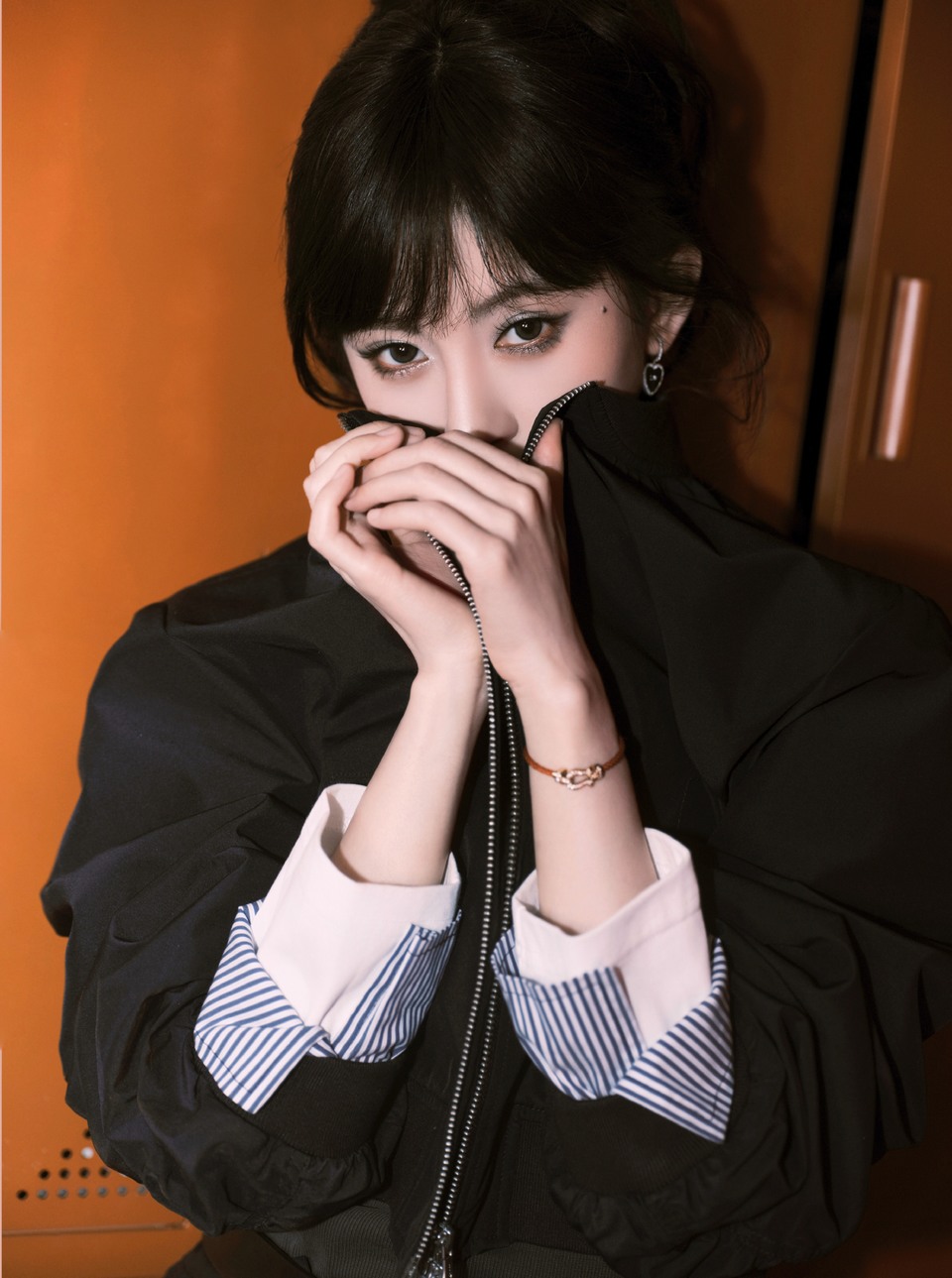 鞠婧祎俏皮邂逅不经意的慵懒 轻松解锁鲜活一刻  第6张