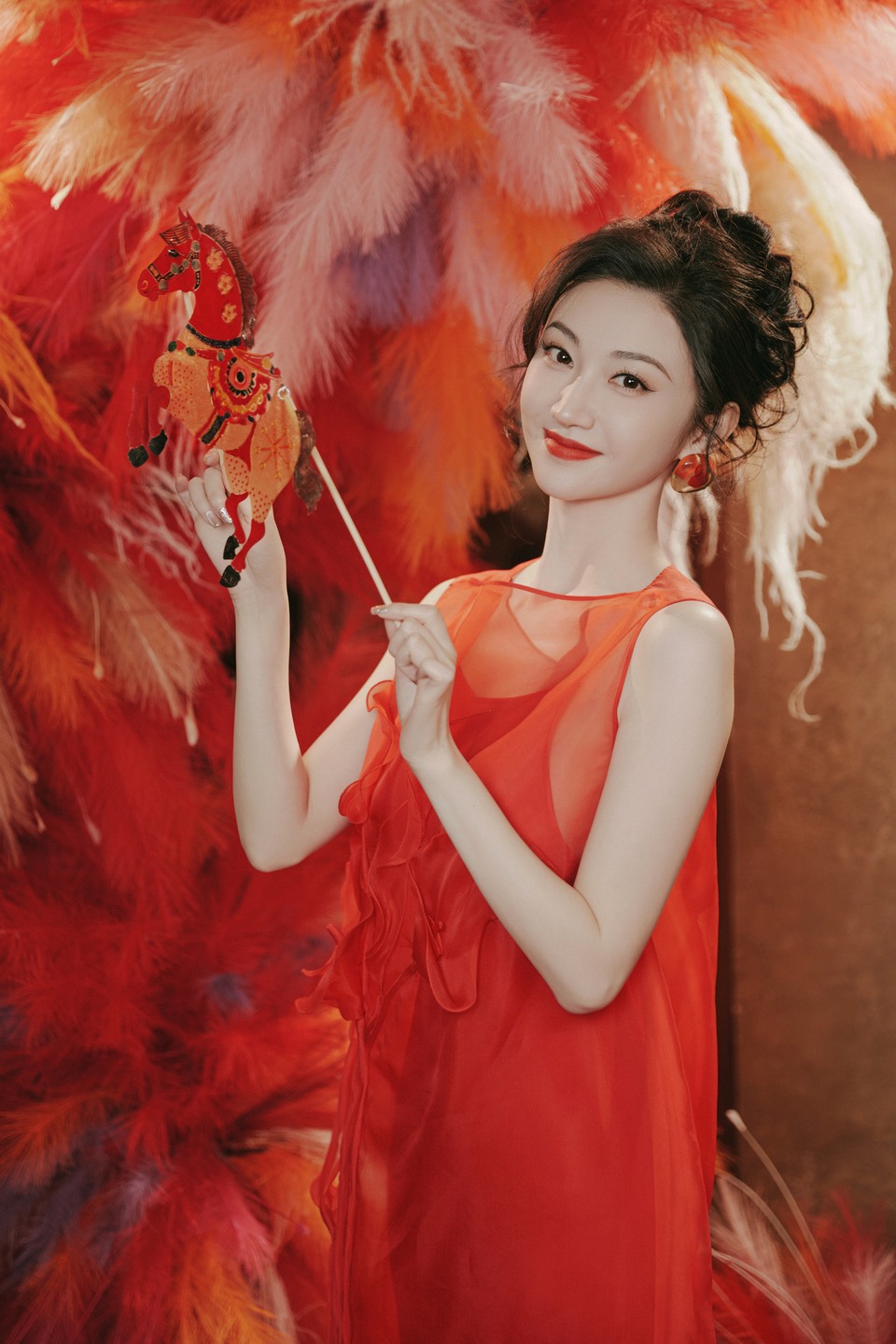 景甜浪漫闪烁瞬间定义璀璨 在盛放里气场全开