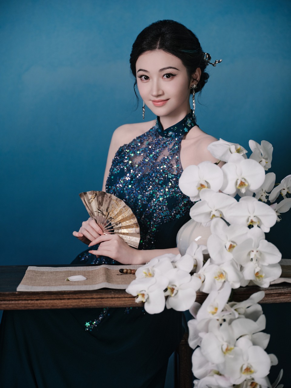 景甜碧水为裳珠翠点鬓 以现代之姿涵养东方韵致  第2张