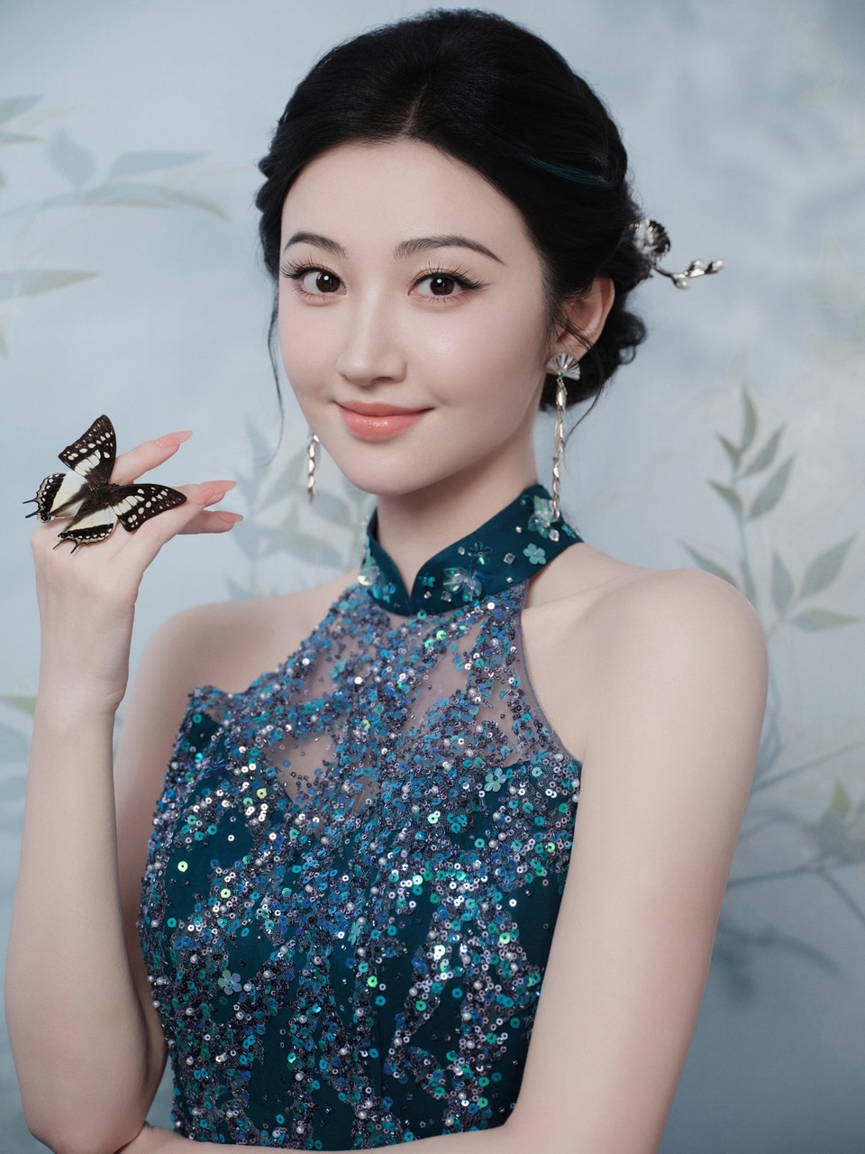 景甜碧水为裳珠翠点鬓 以现代之姿涵养东方韵致  第10张