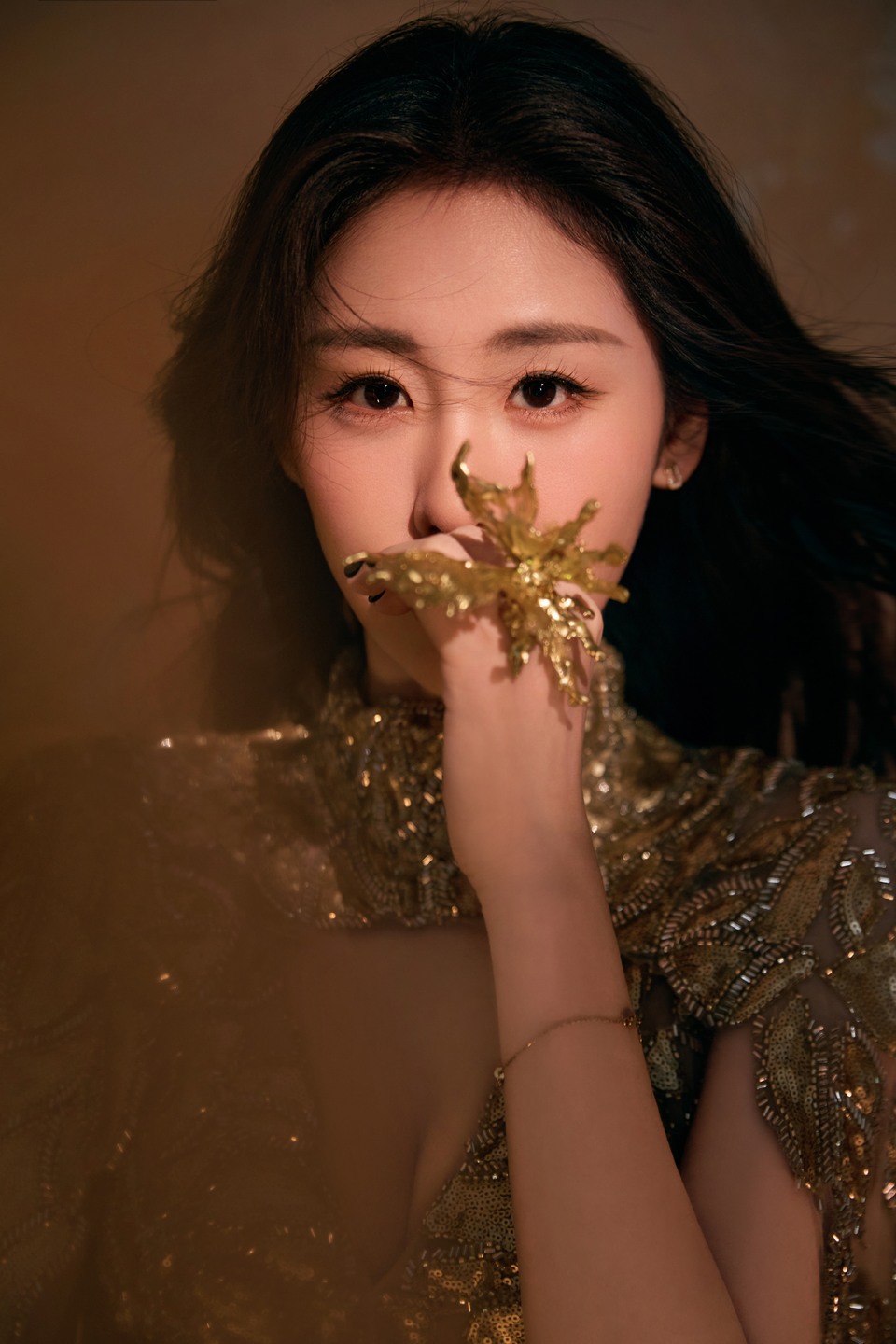 张碧晨鎏金织梦星光倾泻 历炼后盛放出最美的光芒  第11张