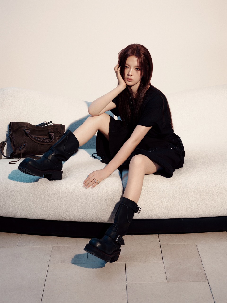 杨超越姿态松弛美美自拍 盛放自由的灵魂  第7张