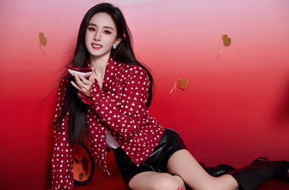 杨幂红马驰骋 当所有奇思妙想汇聚在一个画面里  第8张