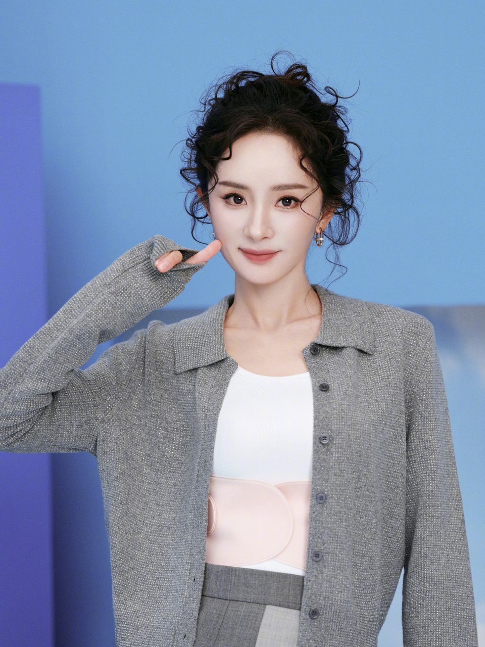 杨幂在规训的图纸之外 才有自由生长的线条  第8张