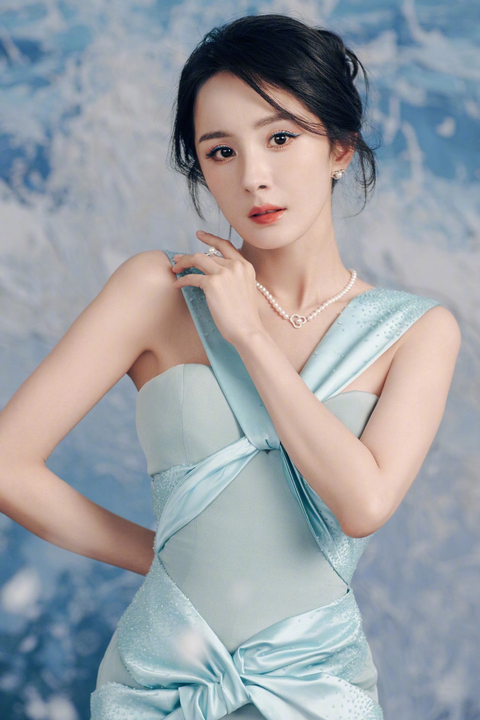 杨幂流动的光雾是空气的浅梦 只把温柔落在风里  第9张