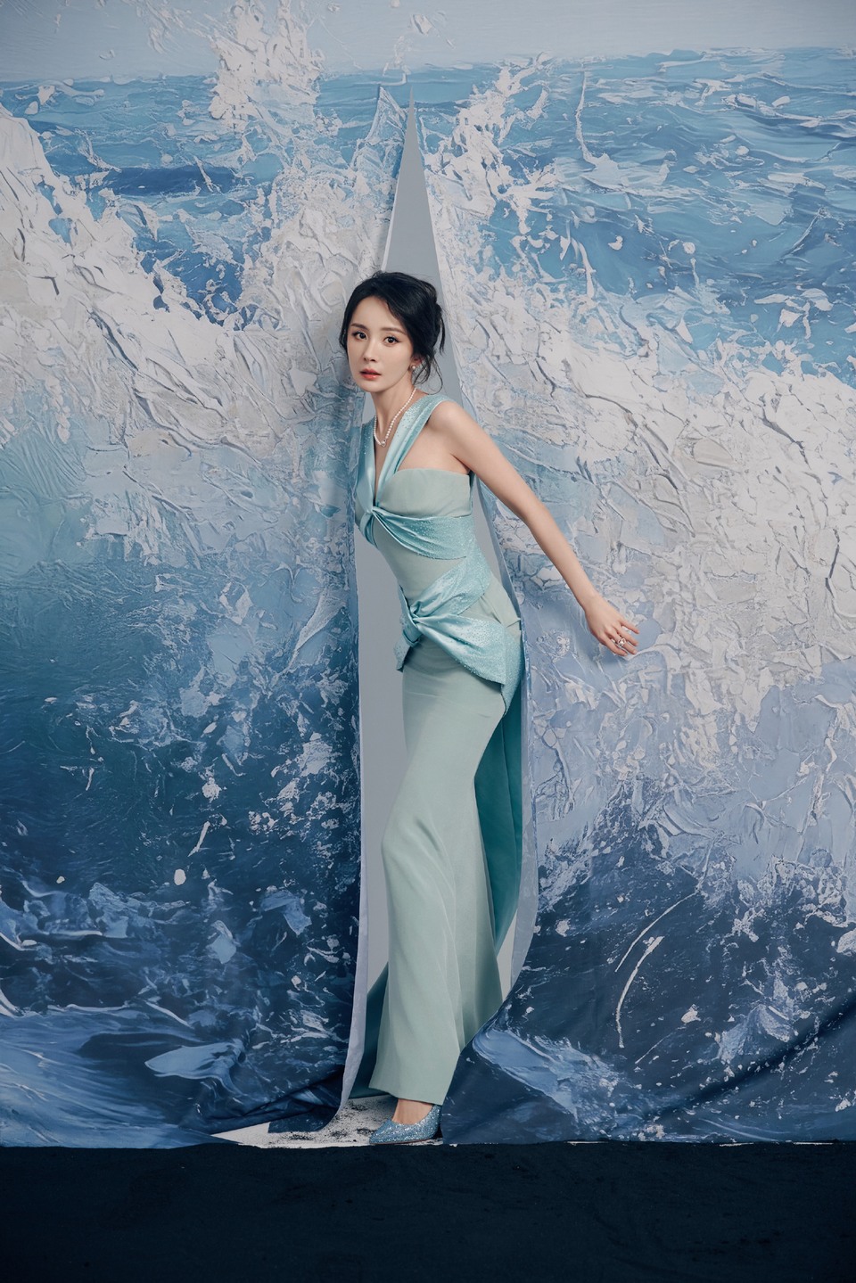 杨幂流动的光雾是空气的浅梦 只把温柔落在风里  第8张