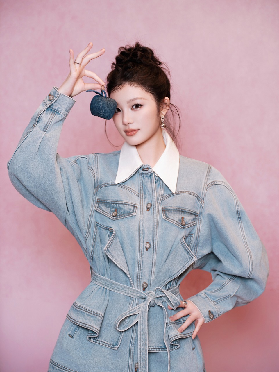 姚晓棠自由洒脱鲜活利落 温柔晚风里甜酷加倍  第6张