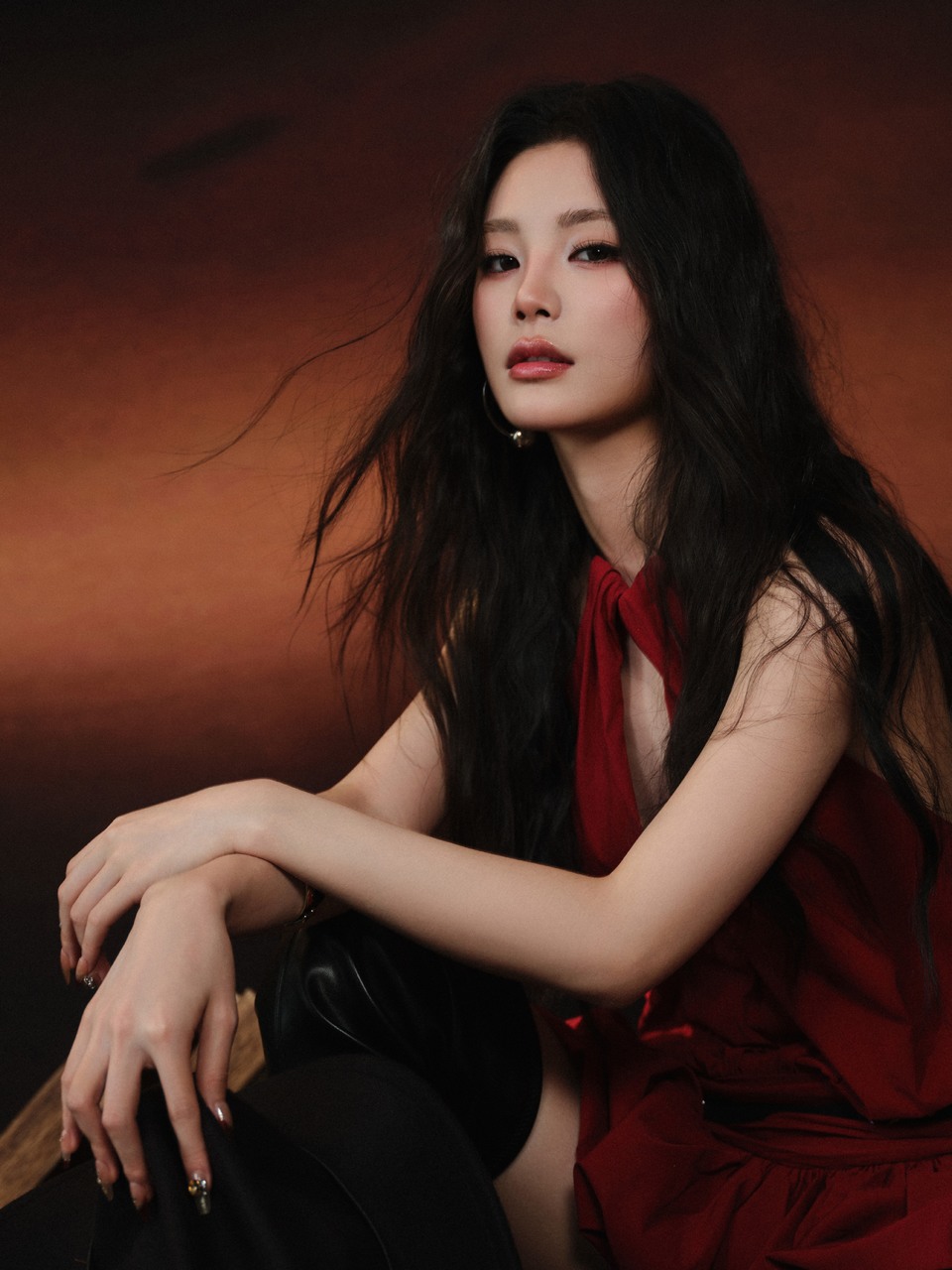 姚晓棠一抹深褐色中的鲜红 一束大漠里的微光  第9张