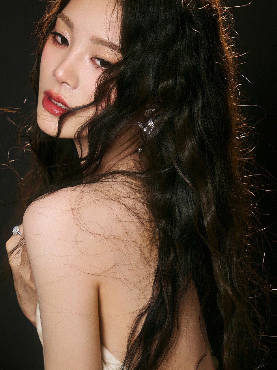 姚晓棠光落下将轮廓描绘编写成书 复刻美好回忆  第5张