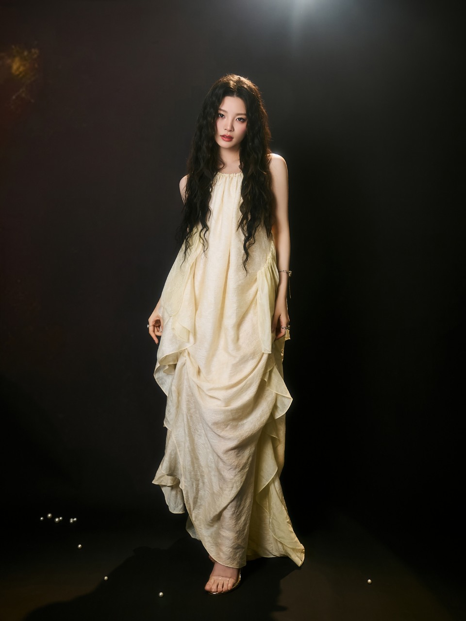 姚晓棠光落下将轮廓描绘编写成书 复刻美好回忆