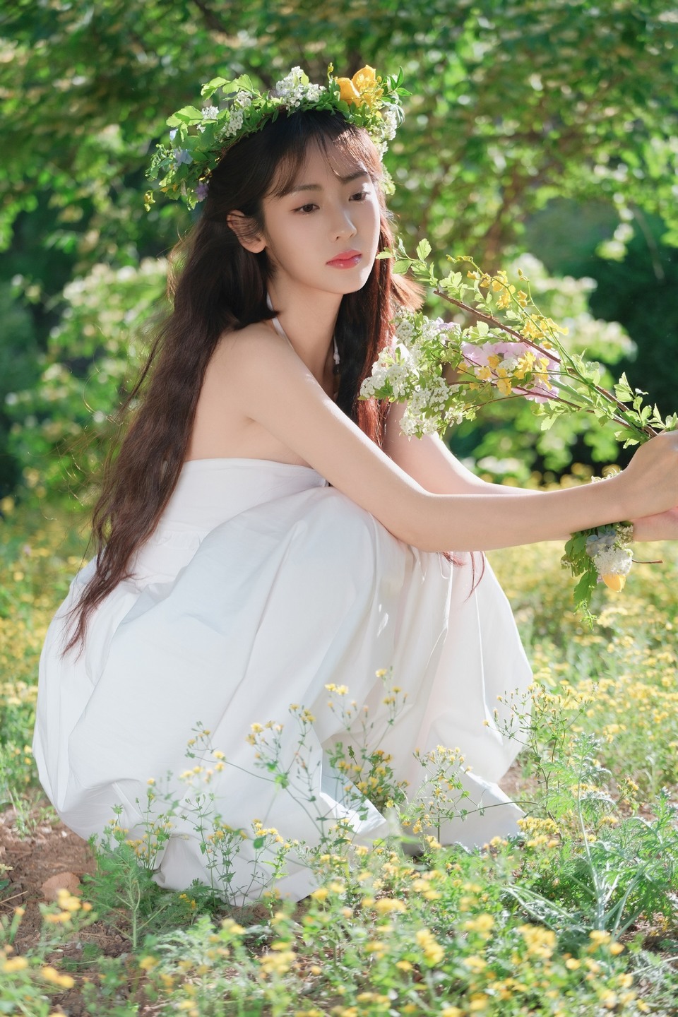 邢菲白裙清扬风挽发丝 共度佳节浪漫已送达  第11张