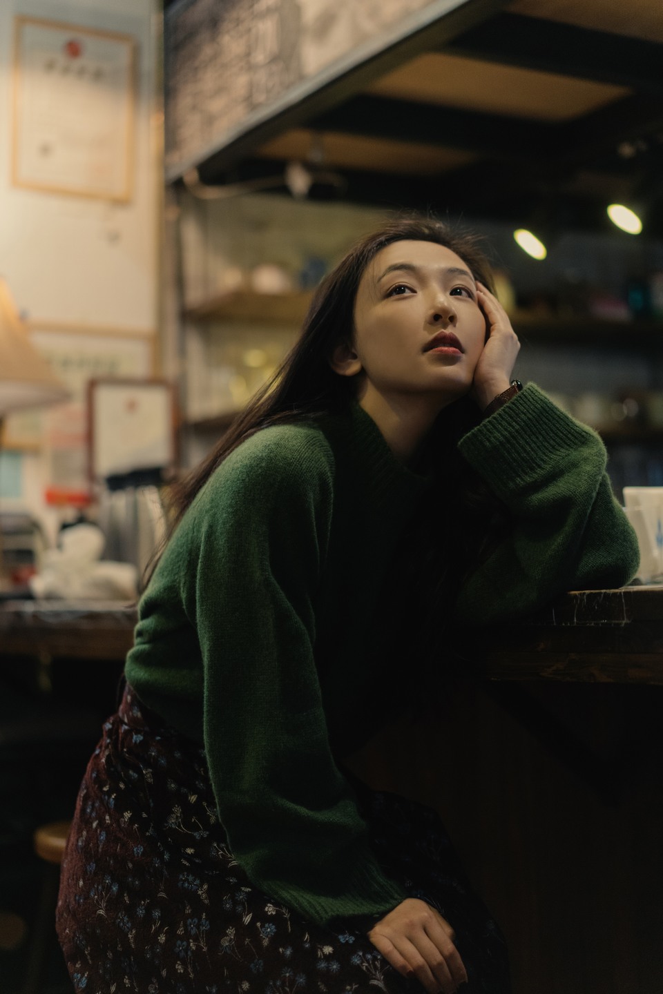 吴倩时序漫行遍历朝夕平仄 意朗如曦心隅自蕴芬芳  第7张