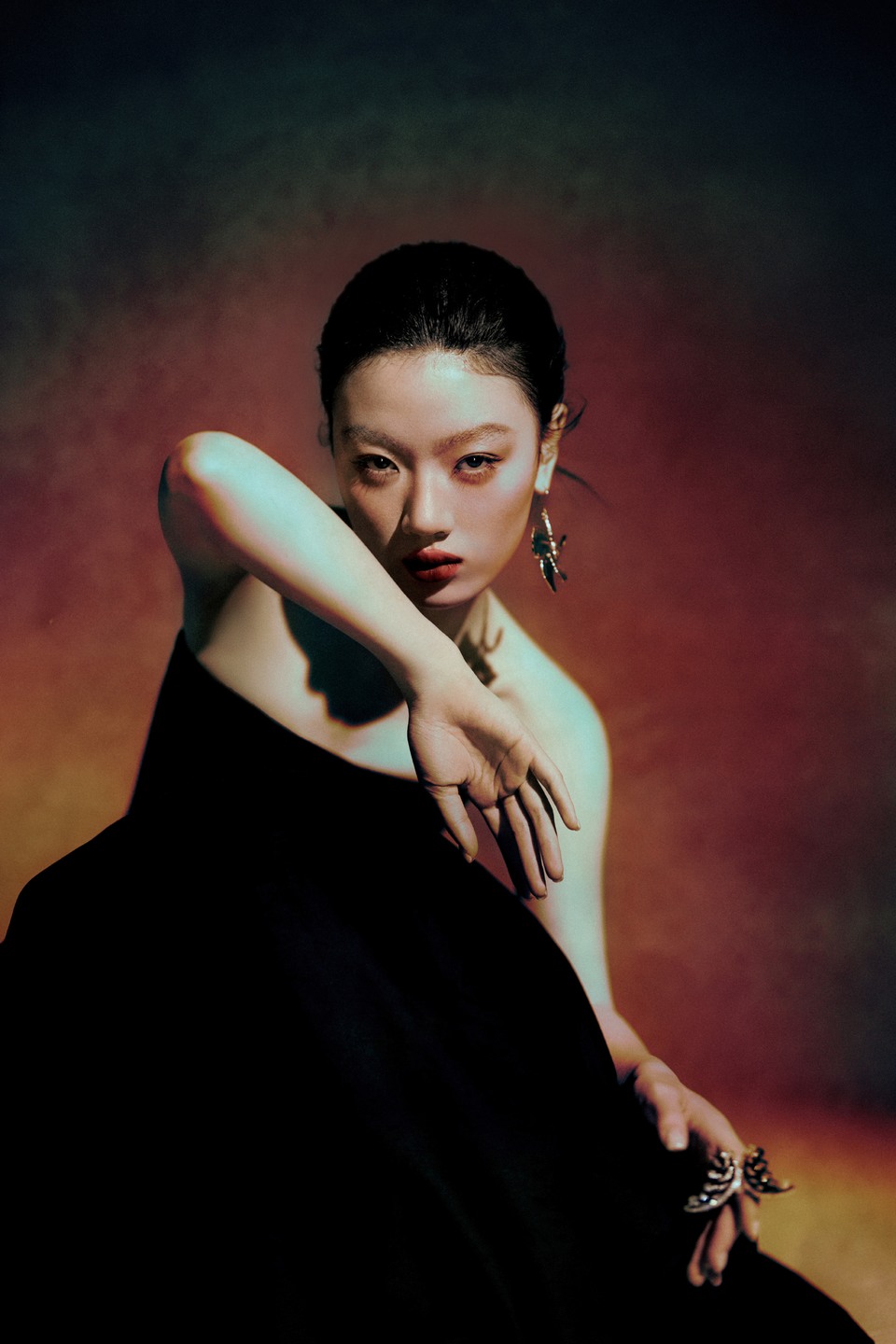 单依纯眉眼低垂独舞于缱绻梦境 沉醉于梦影婆娑  第10张
