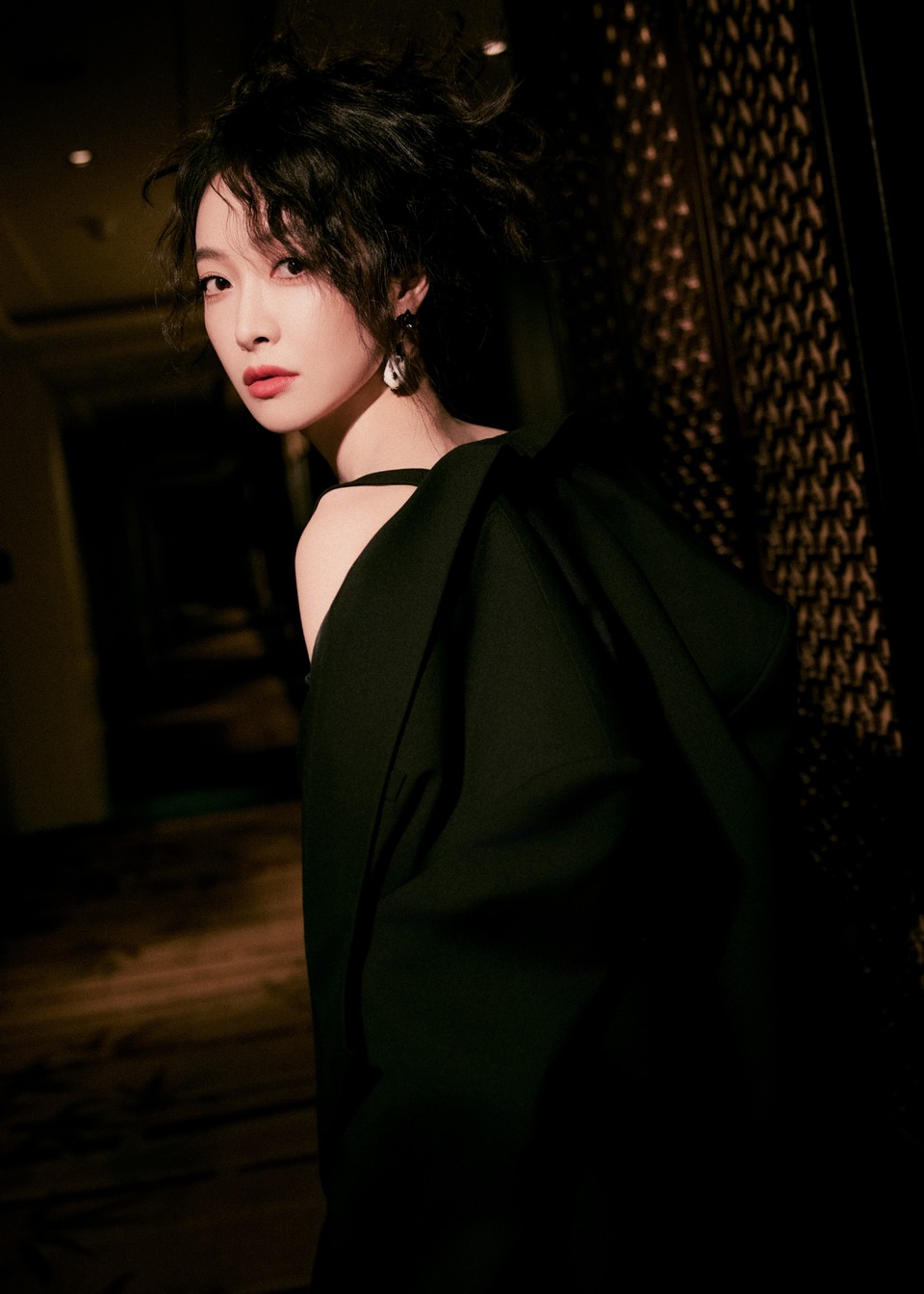 宋茜黑是克制的张力 松弛里藏着不动声色的惊艳  第8张