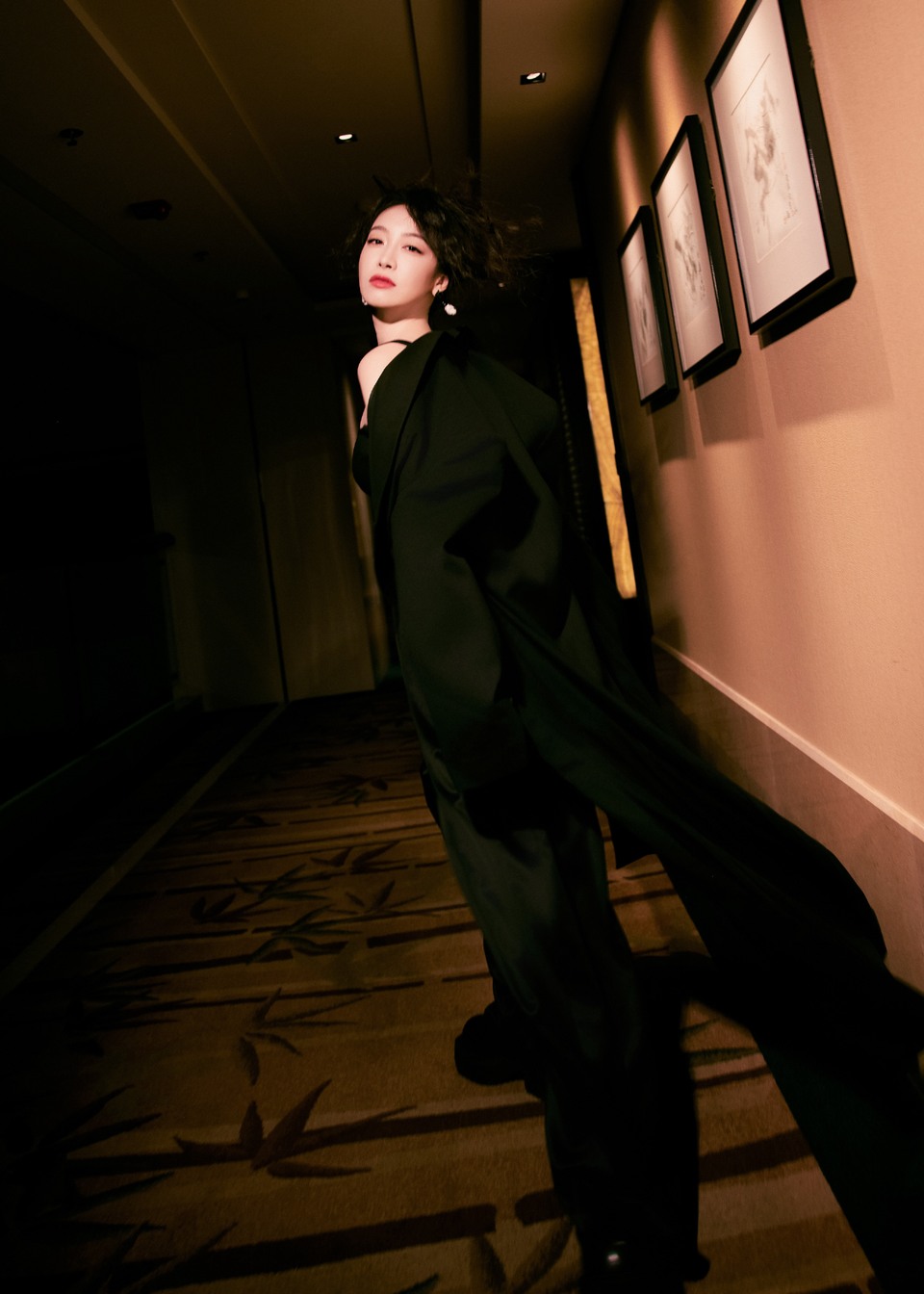 宋茜黑是克制的张力 松弛里藏着不动声色的惊艳  第9张