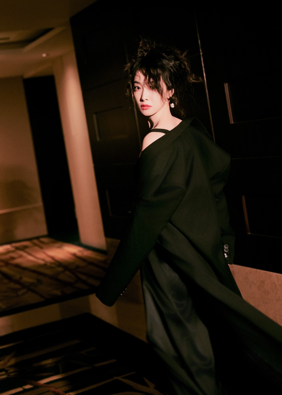 宋茜黑是克制的张力 松弛里藏着不动声色的惊艳  第5张