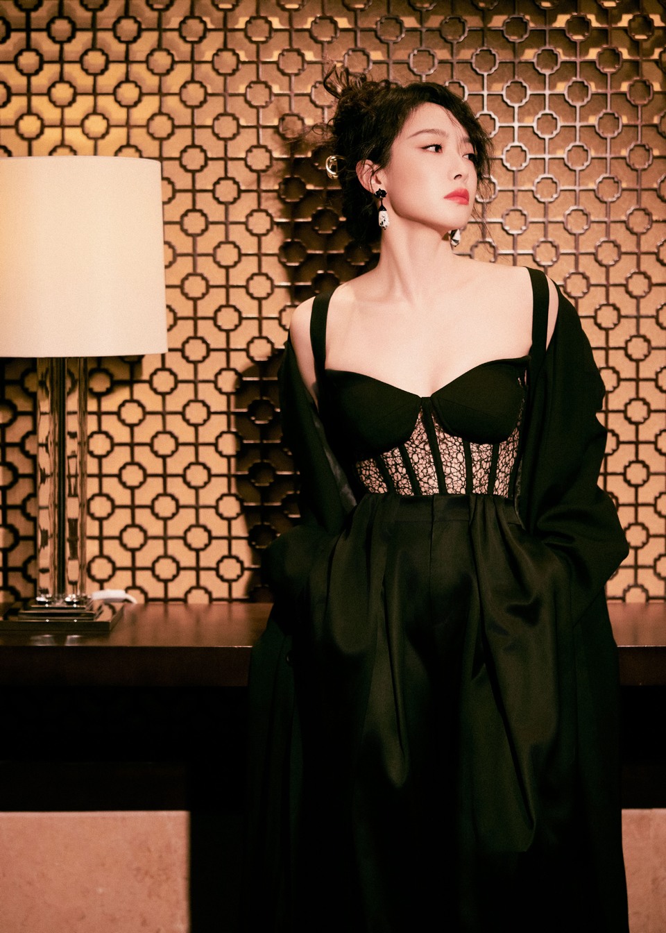宋茜黑是克制的张力 松弛里藏着不动声色的惊艳  第2张